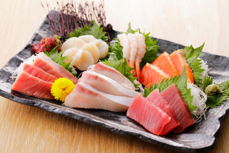 毎日仕入れる新鮮な魚介類