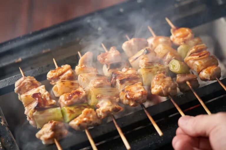本格炭火焼き鳥食べ放題